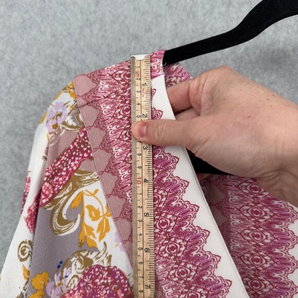 Free People Catch Me If You Can Button Front Blouse Size M Pink Floral Boho EUC - Picture 9 of 11